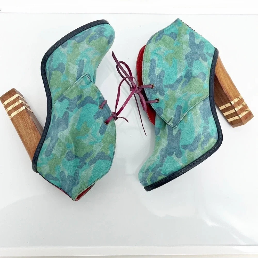 Hilfiger Collection Spring 12' Suede Camo Wood Heel Lace Up Booties 11